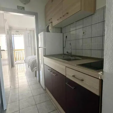 Natali - One Bedroom With Balcony App6